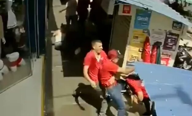 Rápida reacción policial evitó que presunto agresor escapara tras atacar a una mujer en el centro de Cali
