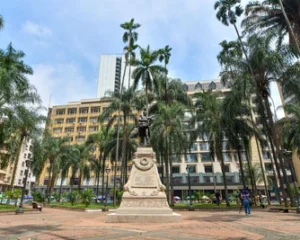 Alcalde Alejandro Eder ofrece la Plaza de Cayzedo para la posesión presidencial de Abelardo de la Espriella