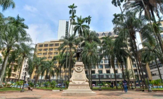 Alcalde Alejandro Eder ofrece la Plaza de Cayzedo para la posesión presidencial de Abelardo de la Espriella