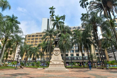 Alcalde Alejandro Eder ofrece la Plaza de Cayzedo para la posesión presidencial de Abelardo de la Espriella