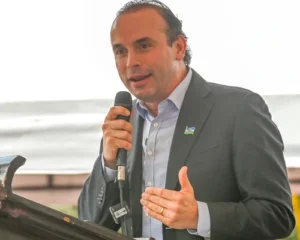 Eder respalda propuesta de Bloque de Defensa para reforzar la seguridad en Cali